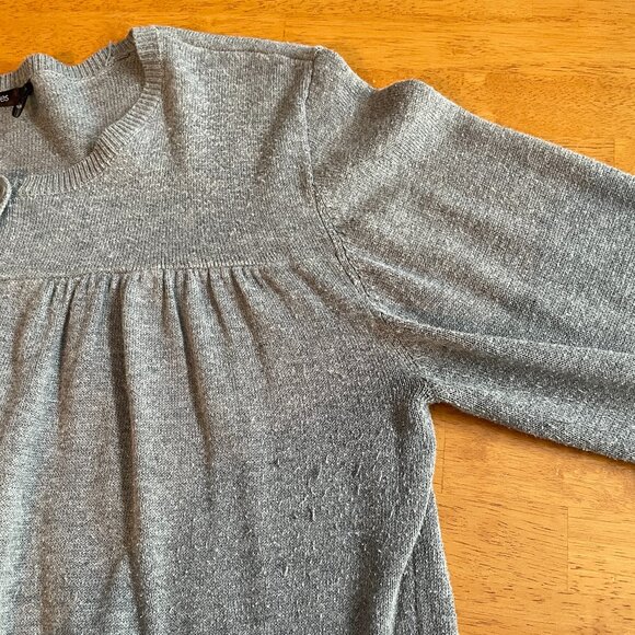 Size Large Daisy Fuentes light gray button down sweater - Picture 5 of 9